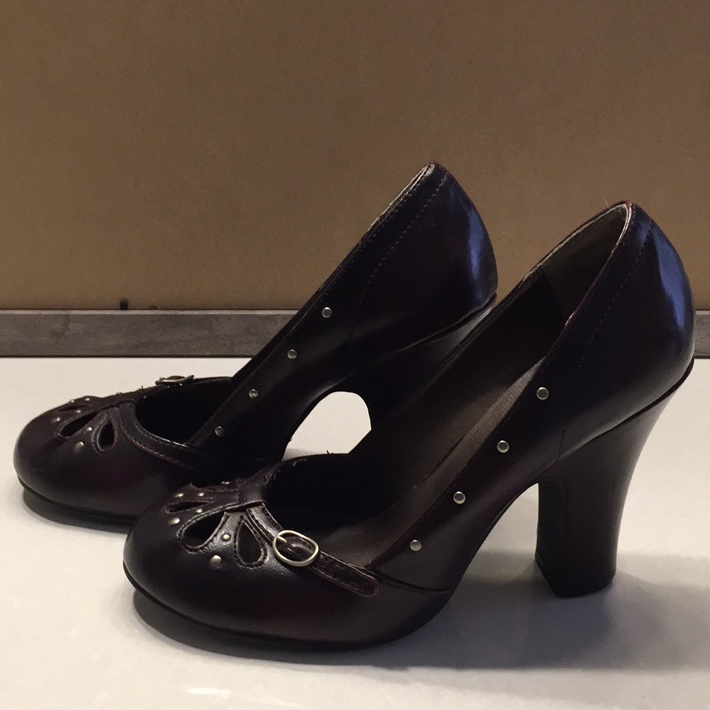 4” heels - Picture 2 of 4